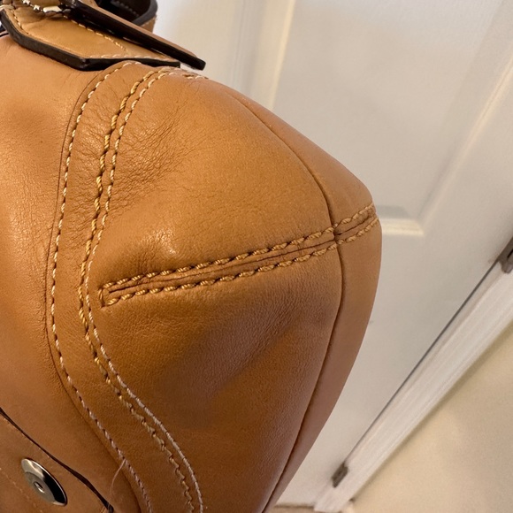 Authentic Coach Purse - Picture 13 of 17